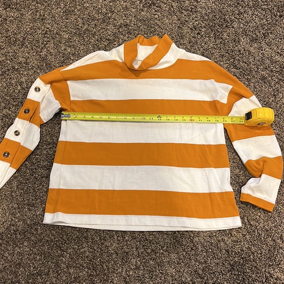 Madewell size small top mustard/brown with cream with button detail down the arm - Picture 2 of 4